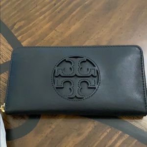 lightly used Tory Burch Fleming Stud Zip Continental Wallet